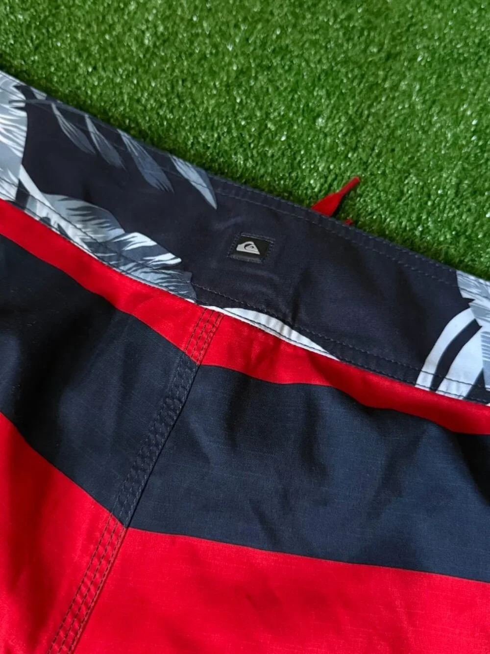 Quiksilver Men's Board Shorts Swim Trunks Size 38 Striped DryFlight Technology
